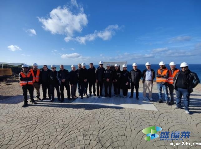 中国海淡技术人员在地中海合影